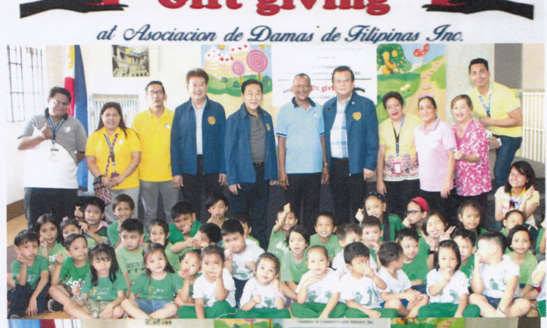 商總聯合國家統計署到百閣孤兒院 捐Asociacion de Damas de Filipinas米及沙丁魚